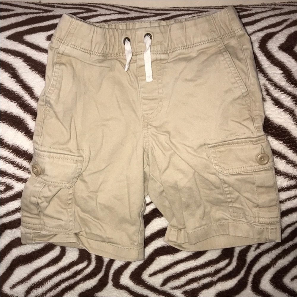 Amazon essentials tan cargo shorts size small kids